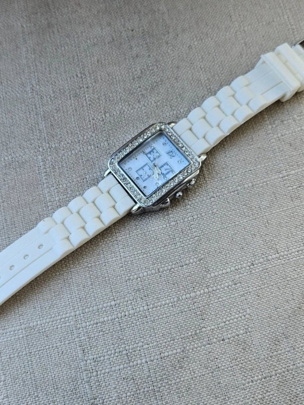 Share Fashion Wristwatch Crystals Accent Bezel Silver Tone Case Analog Quartz Wa - Picture 5 of 11